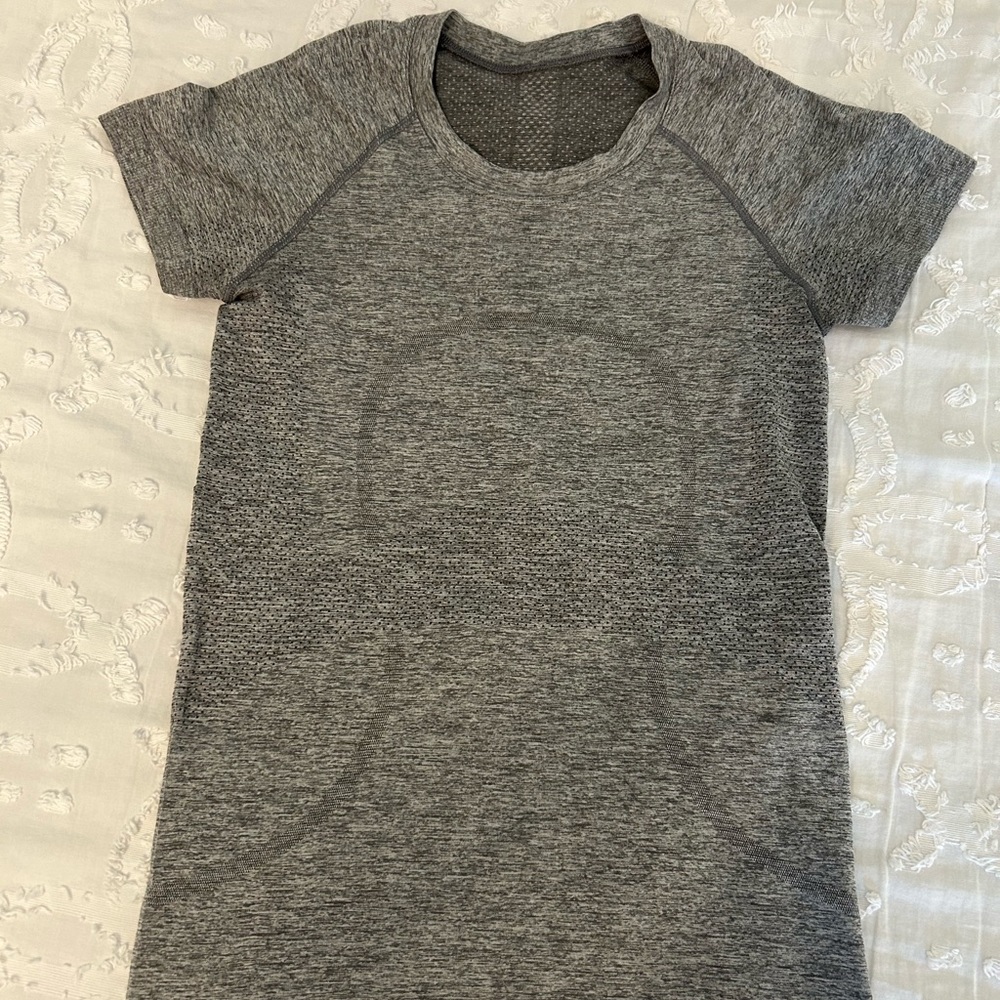 Lululemon Swiftly Tech, Grey, Size 6 - image 1